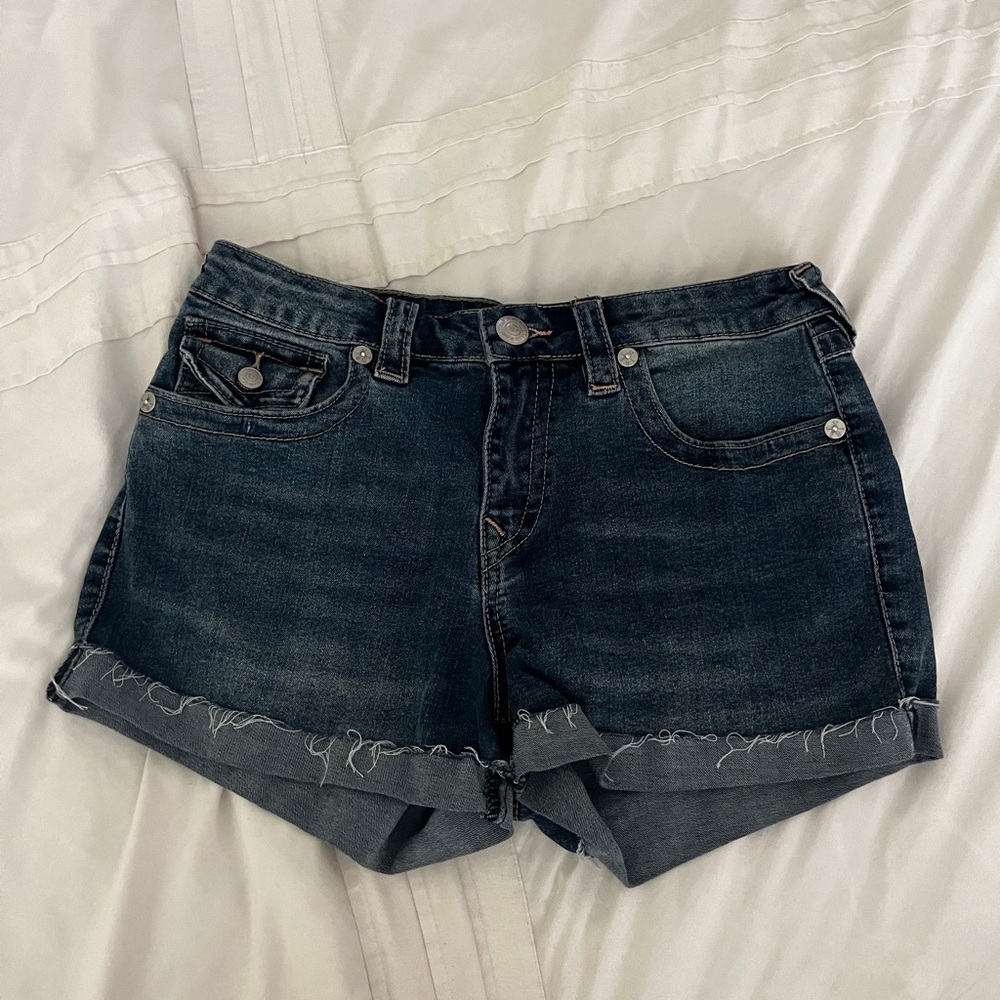 True Religion Dark Blue Jean JENNIE SHORT
Mid Rise Curvy Sort